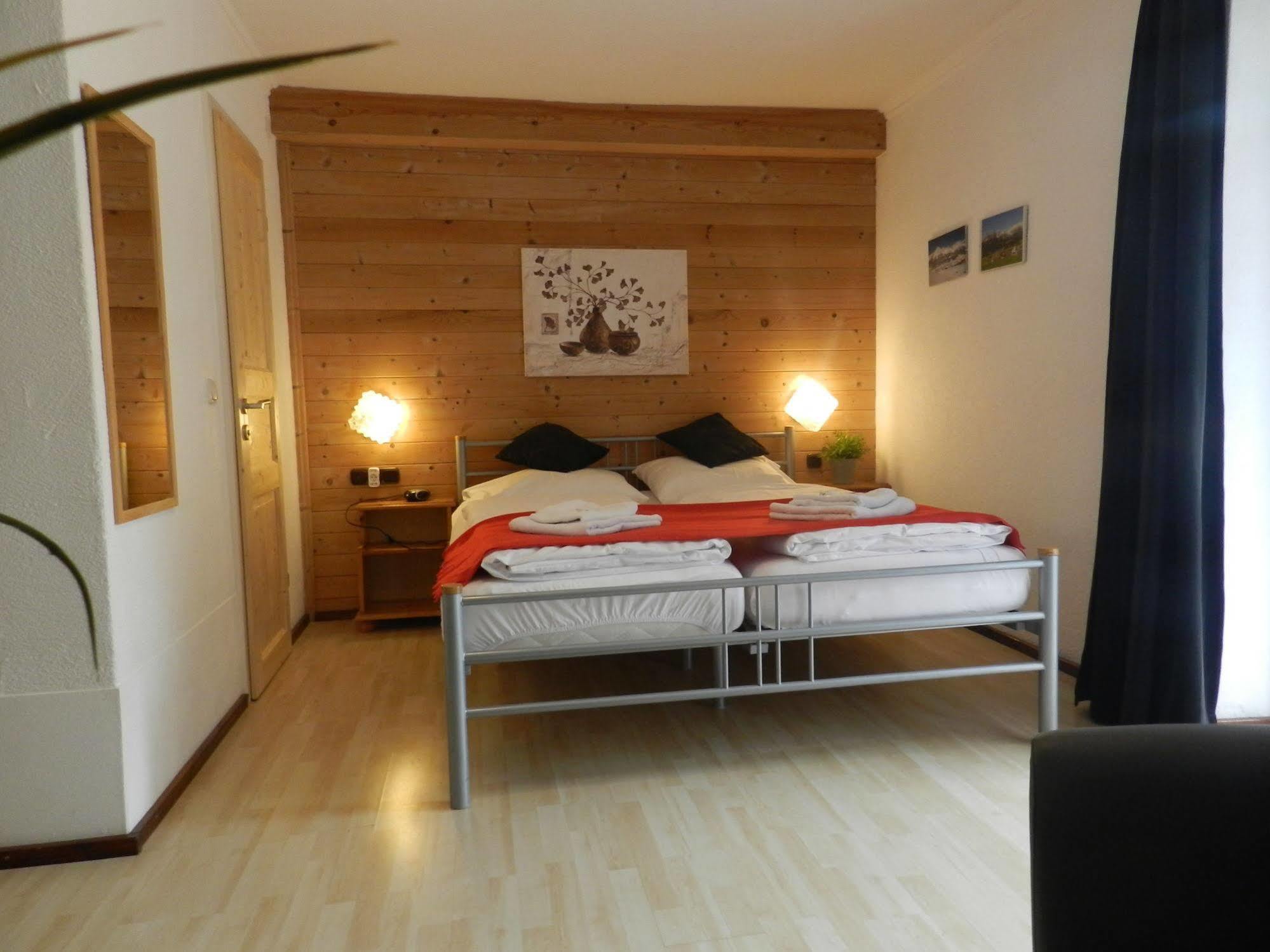 Pension Und Appartements Hartkaiser Ellmau Exterior foto